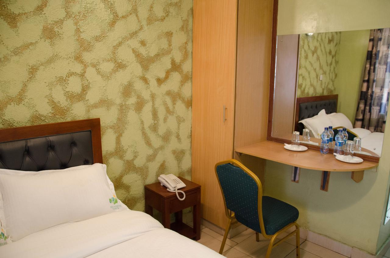Ash White Hotel Найробі Екстер'єр фото